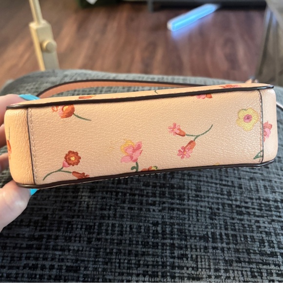 Coach camera crossbody bag - Picture 3 of 6